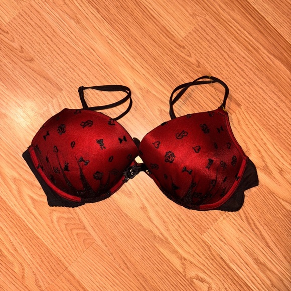 Victoria's Secret Other - Victoria's Secret Red and Black Patterned Bra